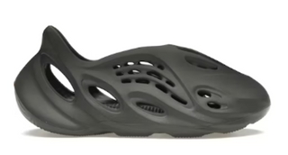 Yeezy Foam RNNR Carbon